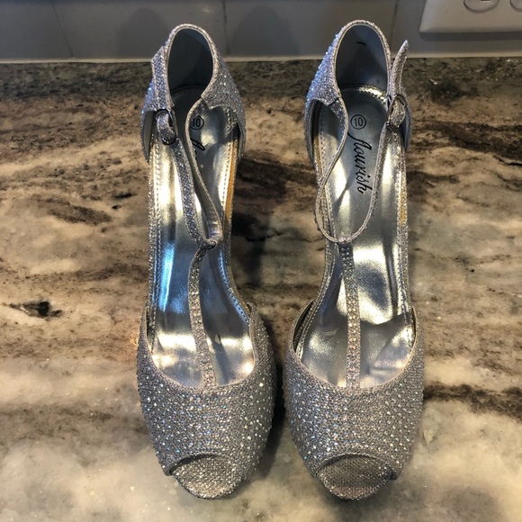 Sparkly heels 10 - Picture 1 of 5